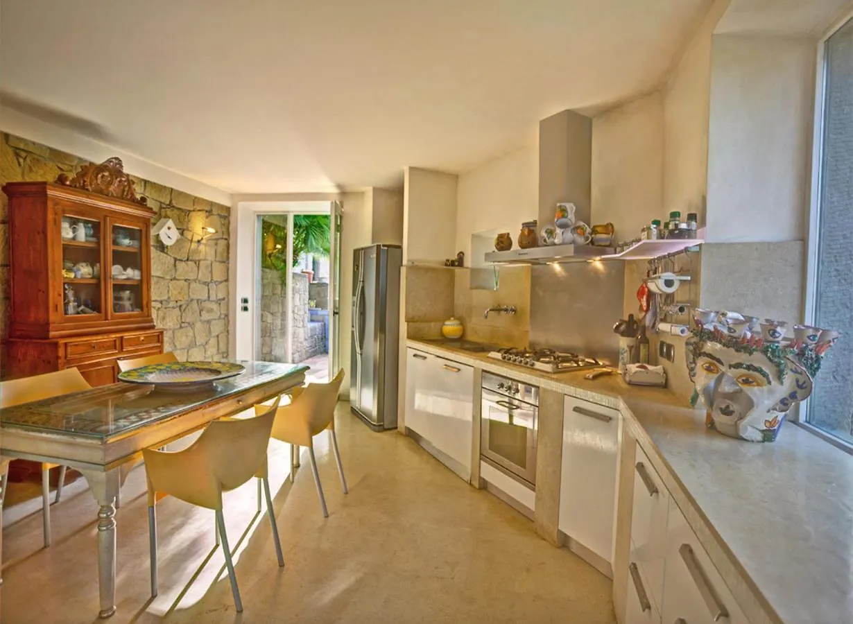 Bed and breakfast Villa Taalia Capo dʼOrlando