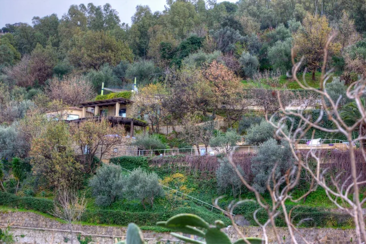 Villa Taalia Capo dʼOrlando Bed and breakfast